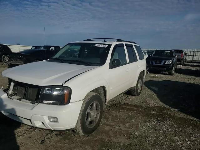 2009 Chevrolet TrailBlazer VIN 1GNDS33S292114214 Copart auction photo, front end / minor dent/scratches damage thumbnail 11
