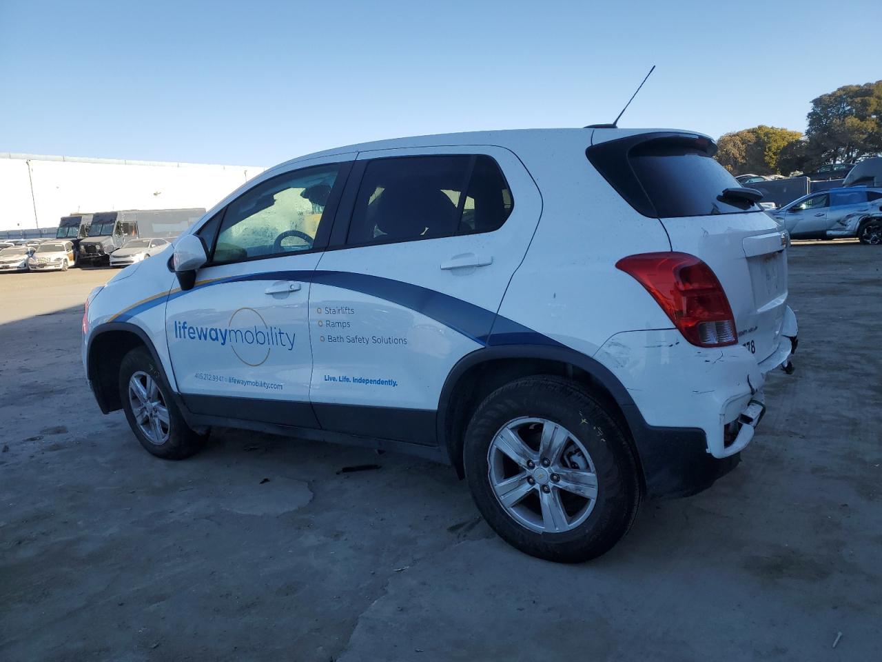 2022 Chevrolet Trax VIN KL7CJNSM6NB549282 Copart auction photo, rear end / side damage thumbnail 2