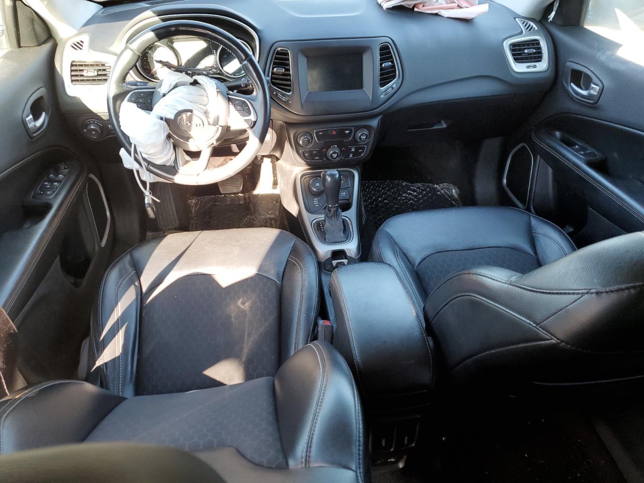 2019 Jeep Compass VIN 3C4NJDBB6KT684163 Copart auction photo, front end / side damage thumbnail 8