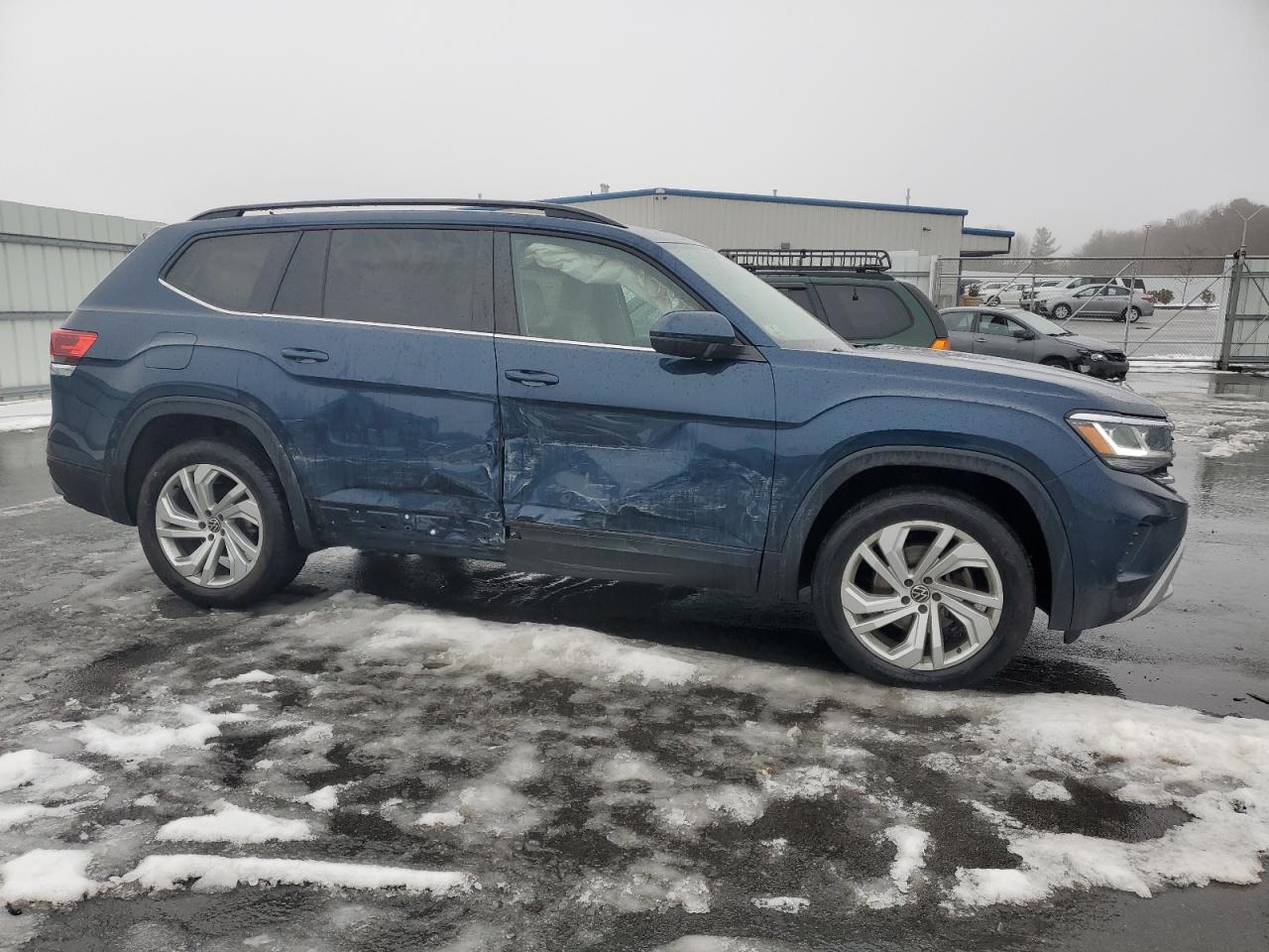 2021 Volkswagen Atlas VIN 1V2KR2CA4MC534300 Copart auction photo, side damage thumbnail 4
