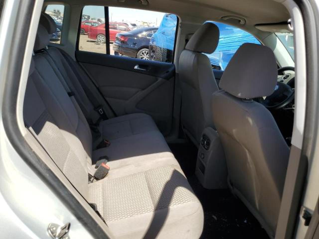 2010 Volkswagen Tiguan VIN WVGAV7AX7AW531751 Copart auction photo, mechanical damage thumbnail 10