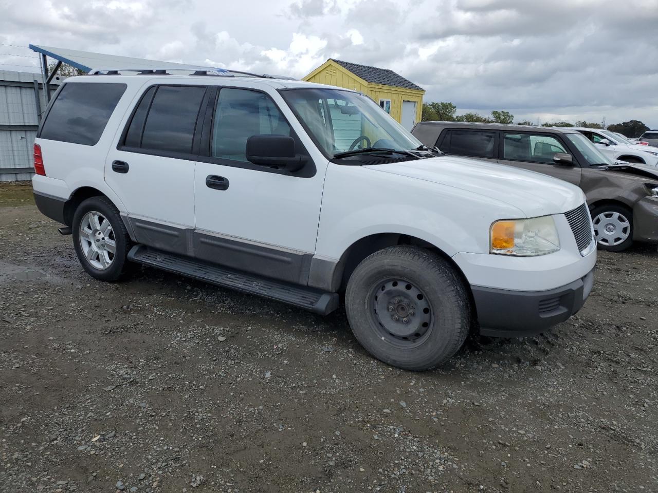 2004 Ford Expedition VIN 1FMRU13WX4LB72604 Copart auction photo, side damage thumbnail 4