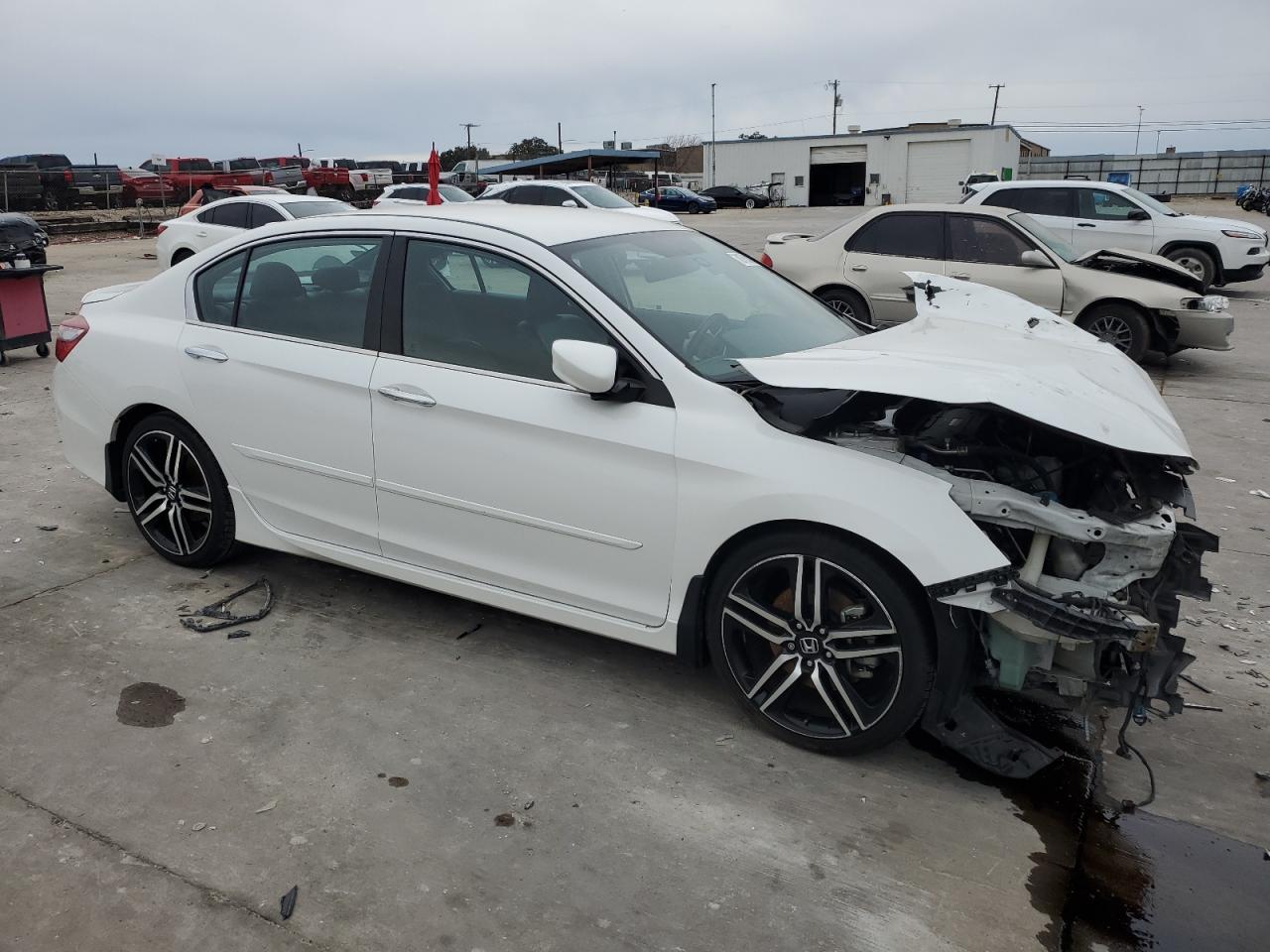 2017 Honda Accord VIN 1HGCR2F17HA297354 Copart auction photo, front end / rear end damage thumbnail 4