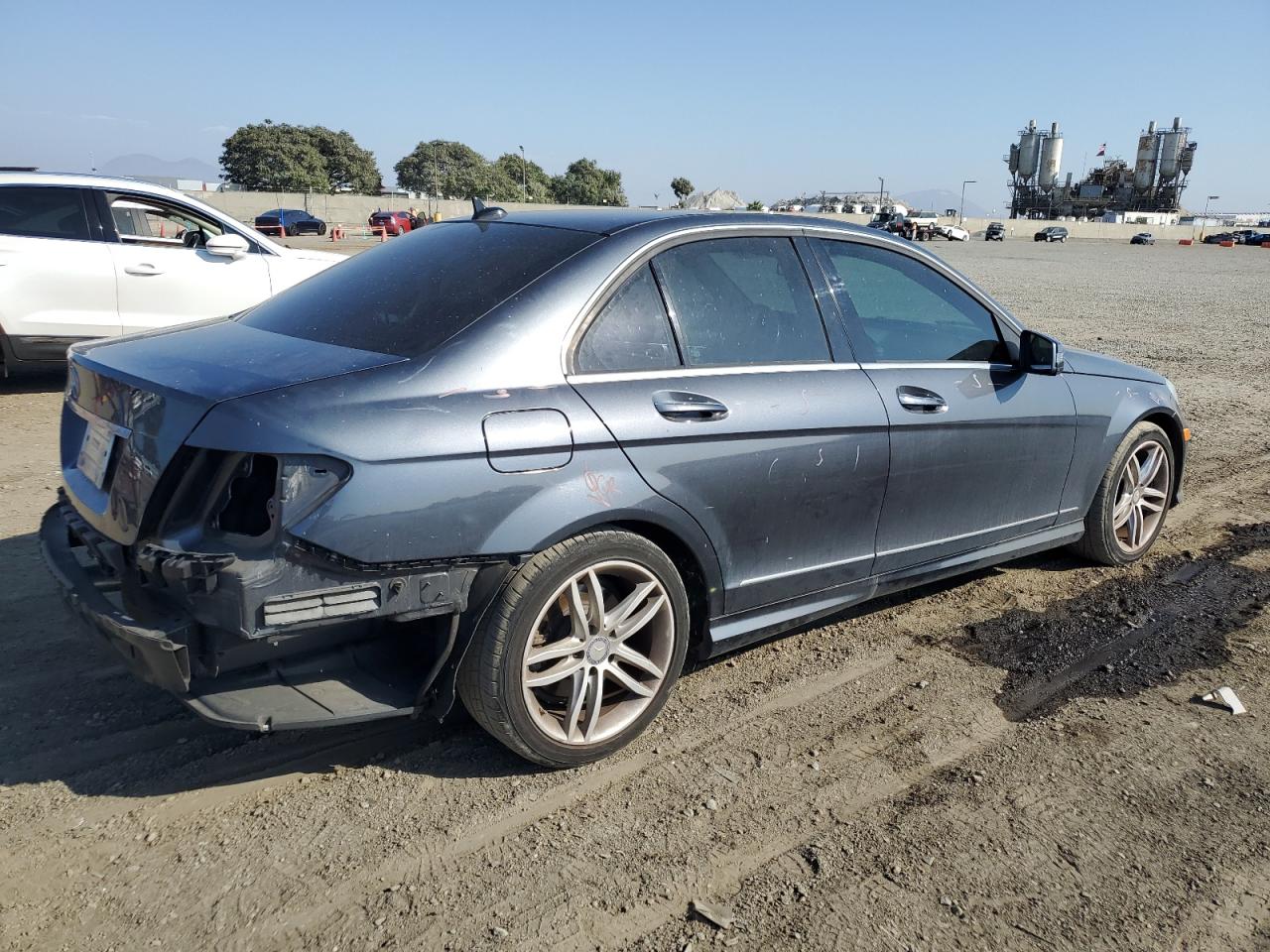 2014 Mercedes-Benz C-klasse VIN WDDGF4HB6EA965057 Copart auction photo, rear end / minor dent/scratches damage thumbnail 3