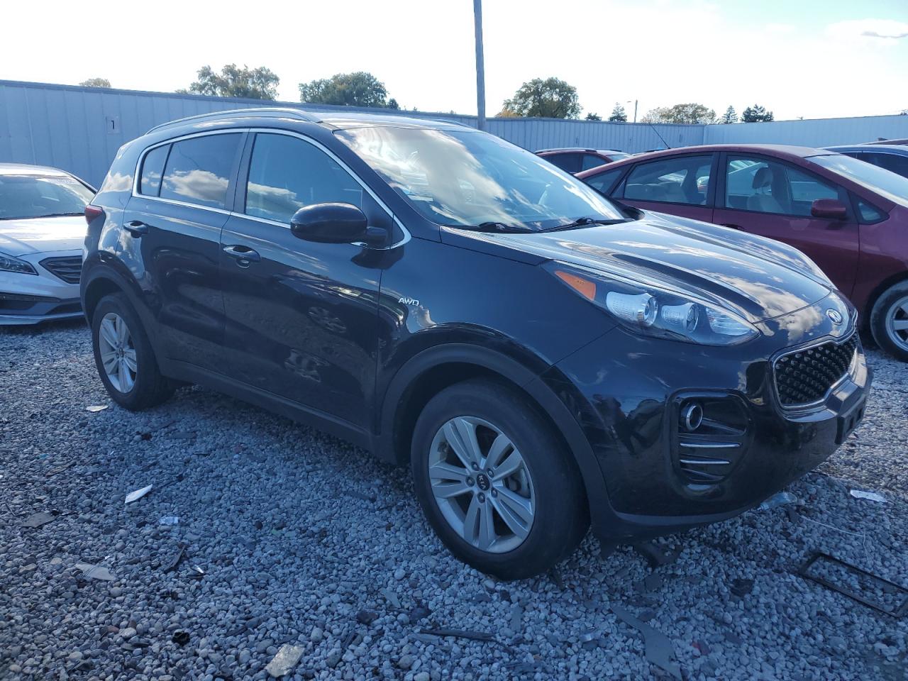 2019 KIA Sportage VIN KNDPMCAC9K7505915 Copart auction photo, vandalism damage thumbnail 4