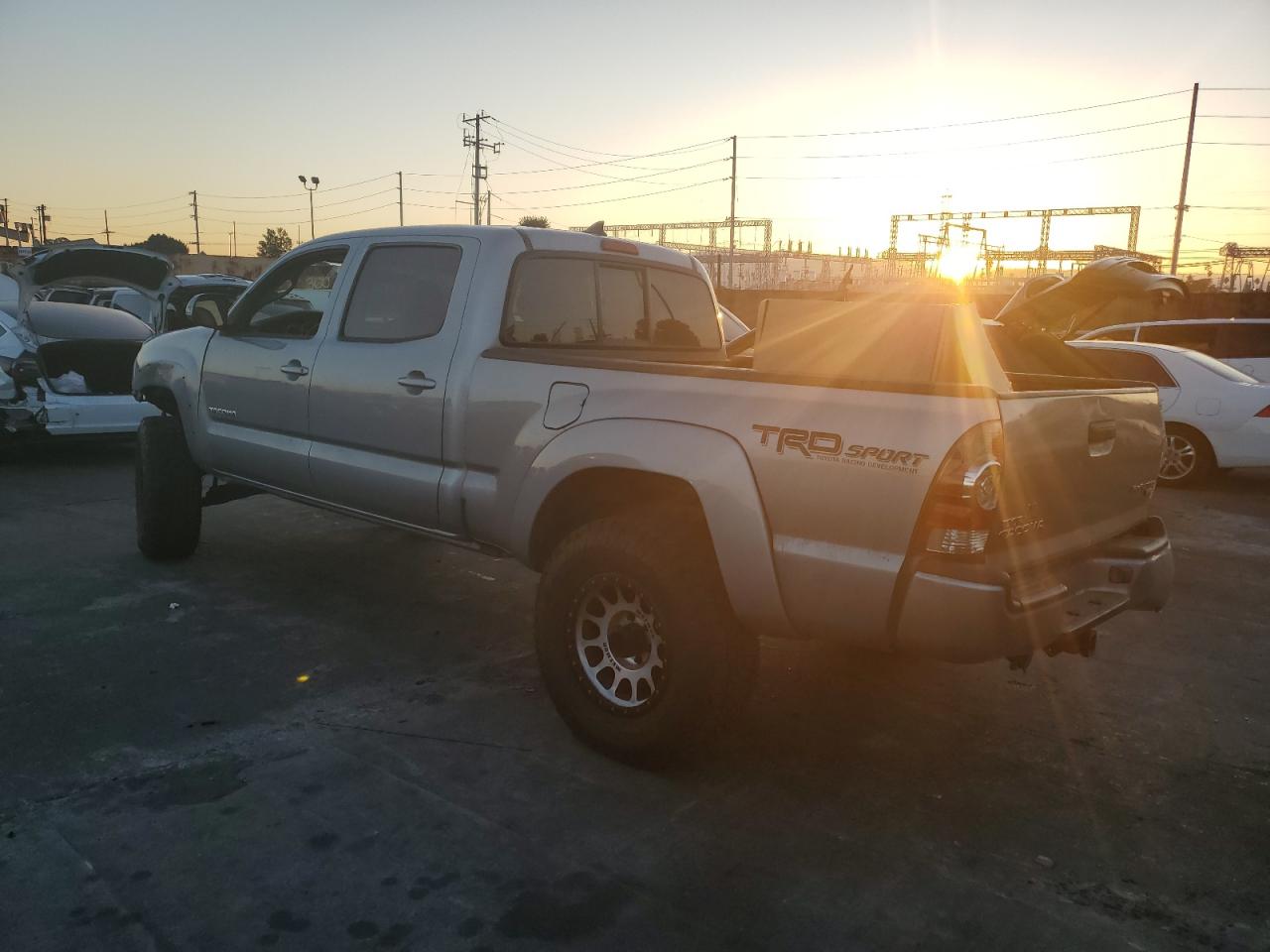 2015 Toyota Tacoma VIN 3TMKU4HN8FM044970 Copart auction photo, front end damage thumbnail 2
