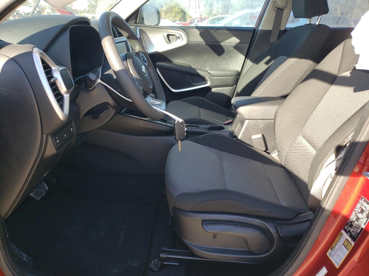 2021 KIA Soul VIN KNDJ23AU1M7763191 Copart auction photo, side / rear end damage thumbnail 7