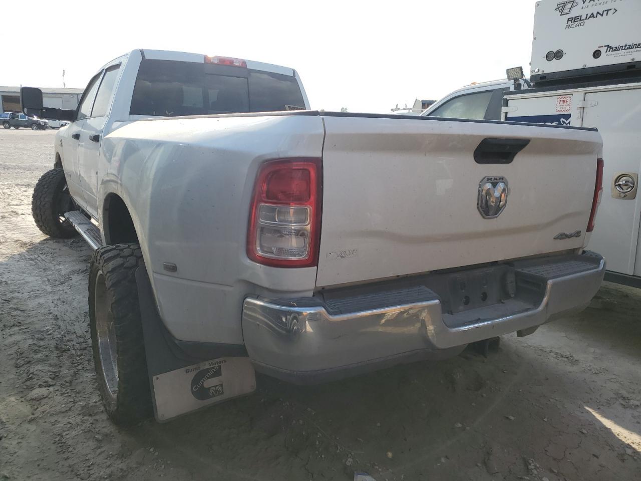2021 RAM 3500 VIN 3C63RRGL5MG549564 Copart auction photo, front end / minor dent/scratches damage thumbnail 2