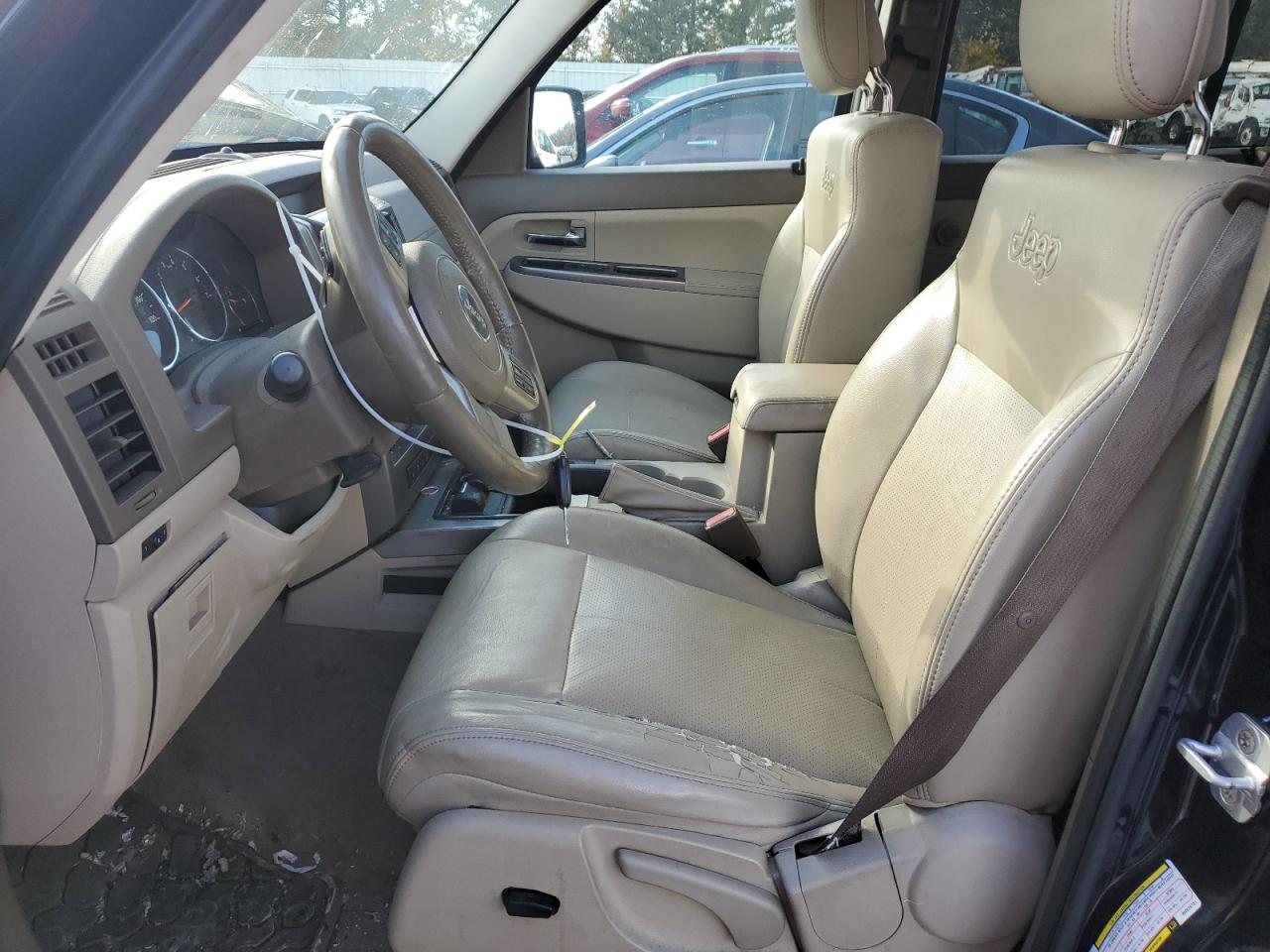 2011 Jeep Liberty (North America) VIN 1J4PN5GK1BW525731 Copart auction photo, rear end / minor dent/scratches damage thumbnail 7
