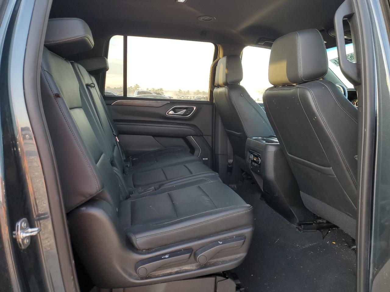 2021 Chevrolet Suburban VIN 1GNSCCKD6MR175685 Copart auction photo, front end / side damage thumbnail 11