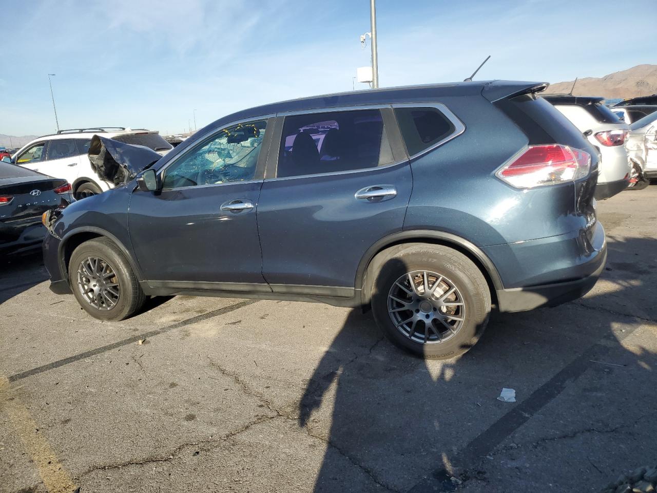 2015 Nissan Rogue VIN 5N1AT2MT3FC760678 Copart auction photo, front end damage thumbnail 2