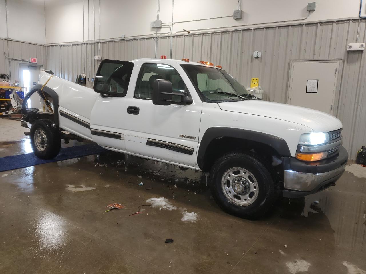 2000 Chevrolet Silverado VIN 1GCGK29U1YE244863 Copart auction photo, rear end / side damage thumbnail 4