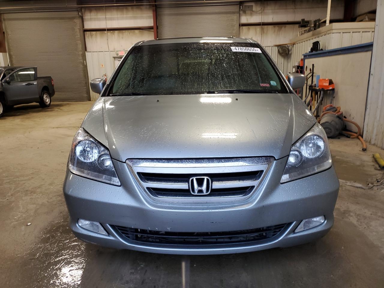 2007 Honda Odyssey VIN 5FNRL38647B087275 Copart auction photo, rear end / minor dent/scratches damage thumbnail 5
