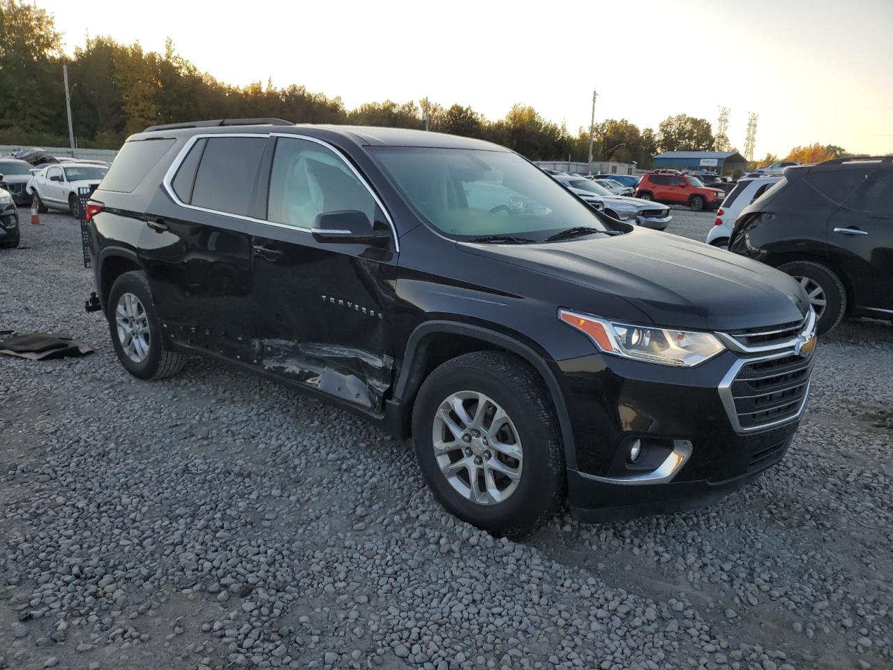 2019 Chevrolet Traverse VIN 1GNERGKW3KJ170590 Copart auction photo, side damage thumbnail 4
