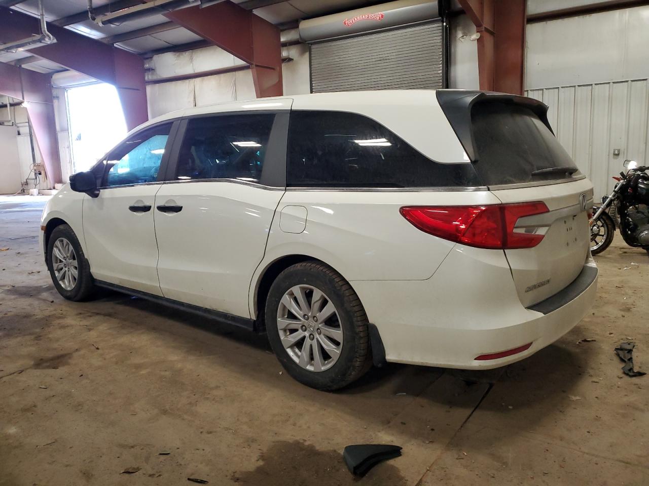 2018 Honda Odyssey VIN 5FNRL6H26JB026483 Copart auction photo, front end / side damage thumbnail 2