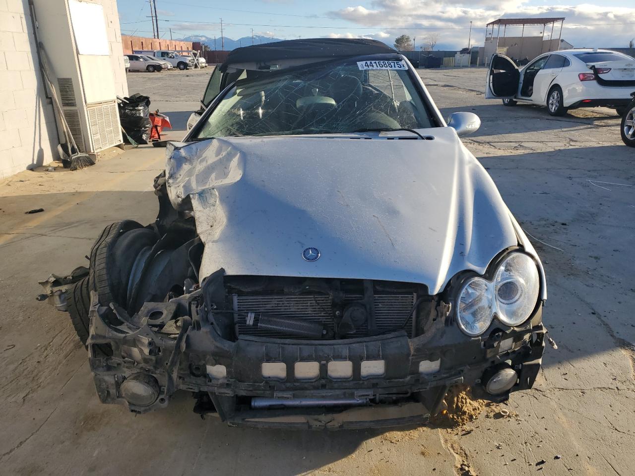 2006 Mercedes-Benz CLK-klasse VIN WDBTK56H46F185031 Copart auction photo, front end / side damage thumbnail 5