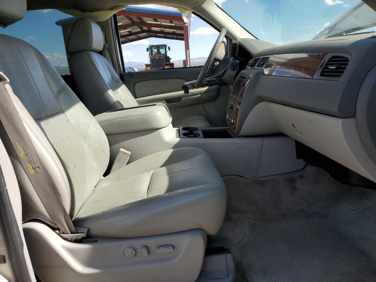 2007 Chevrolet Tahoe VIN 1GNFK13007R131092 Copart auction photo, side / front end damage thumbnail 7