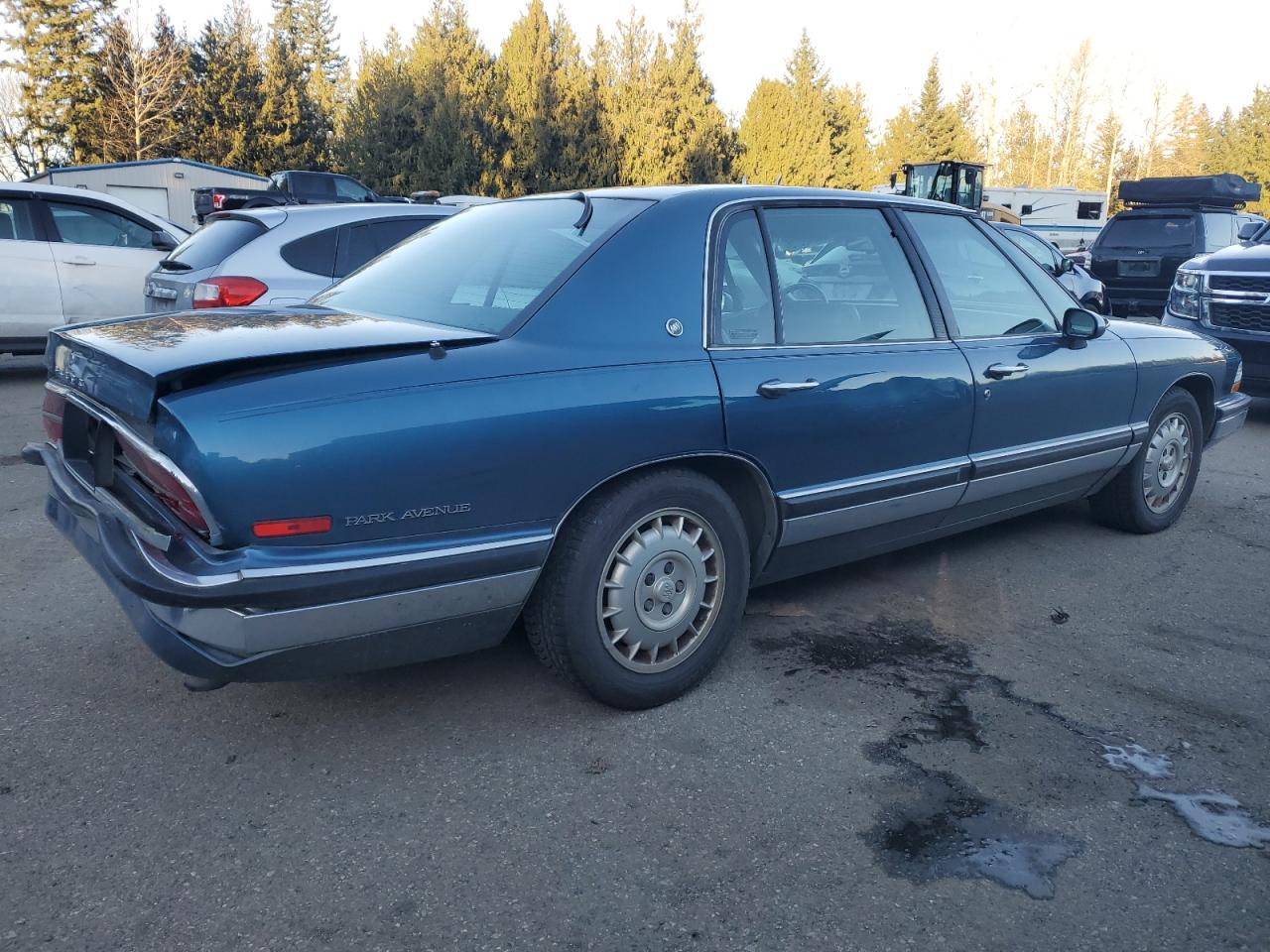 1992 Buick Park Avenue VIN 1G4CW53L2N1604838 Copart auction photo, rear end / side damage thumbnail 3