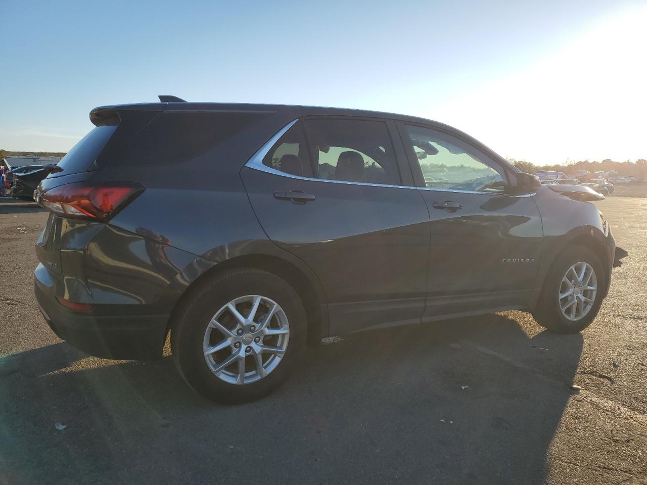 2022 Chevrolet Equinox VIN 2GNAXUEV9N6131493 Copart auction photo, front end / minor dent/scratches damage thumbnail 3