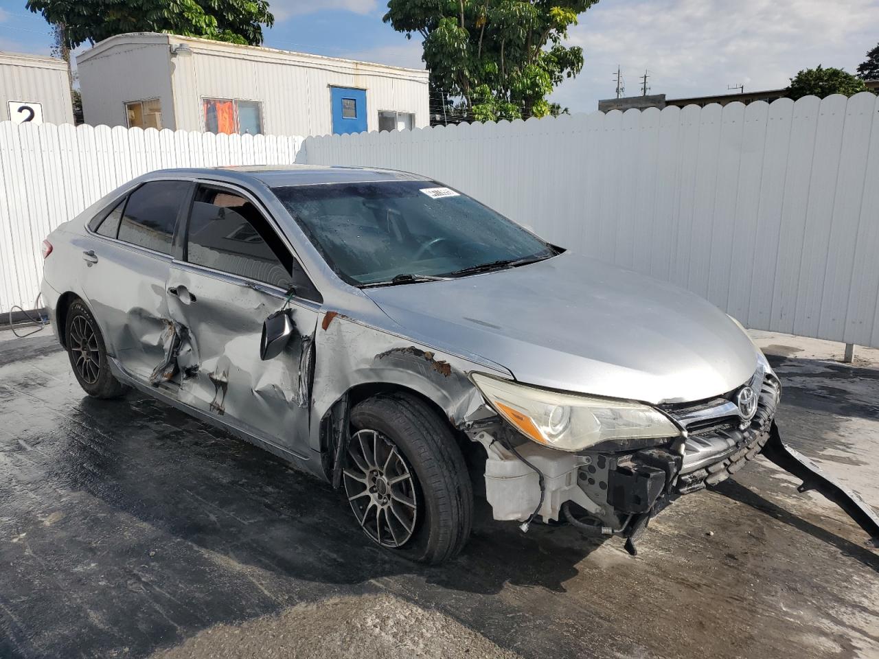 2016 Toyota Camry VIN 4T4BF1FK6GR545937 Copart auction photo, front end / side damage thumbnail 4
