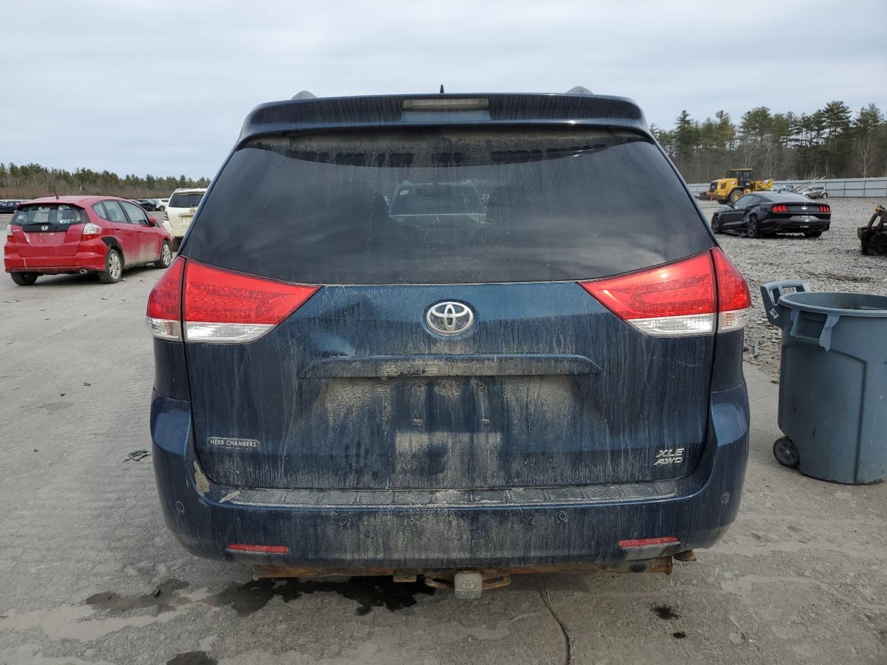 2011 Toyota Sienna VIN 5TDDK3DC7BS019811 Copart auction photo, front end damage thumbnail 6