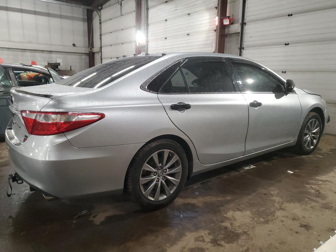 2015 Toyota Camry VIN 4T4BF1FK7FR456912 Copart auction photo, front end / top/roof damage thumbnail 3