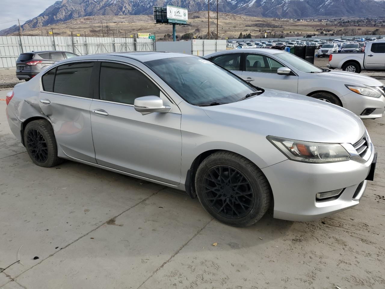2013 Honda Accord VIN 1HGCR2F82DA031845 Copart auction photo, rear end / side damage thumbnail 4