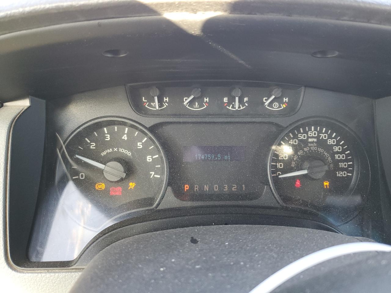2011 Ford F-150 VIN 1FTNF1CF5BKD28659 Copart auction photo, front end / side damage thumbnail 9