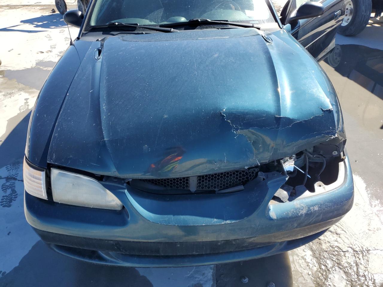 1996 Ford Mustang VIN 1FALP45XXTF235504 Copart auction photo, front end damage thumbnail 11