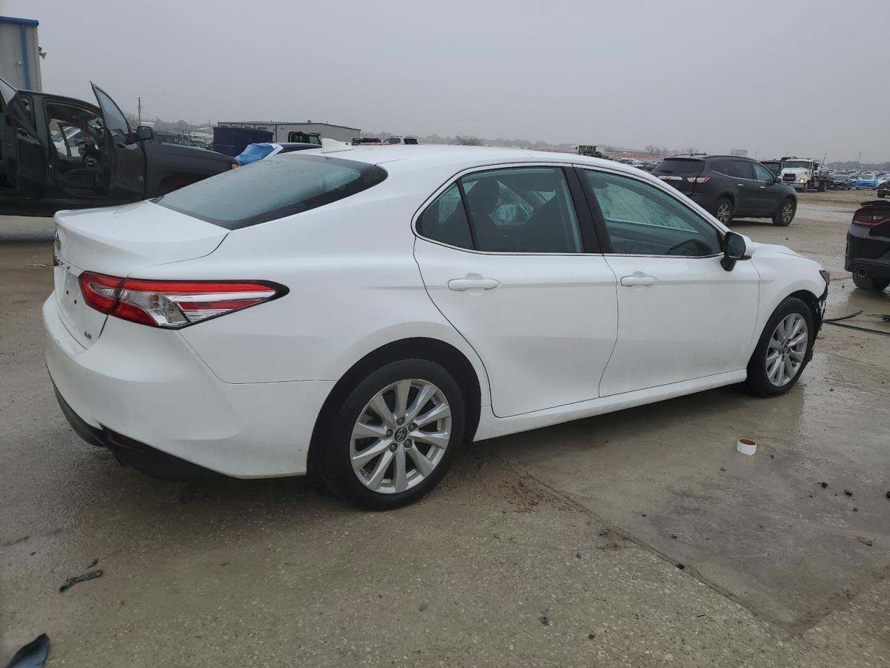 2019 Toyota Camry VIN 4T1B11HK8KU239174 Copart auction photo, front end / side damage thumbnail 3