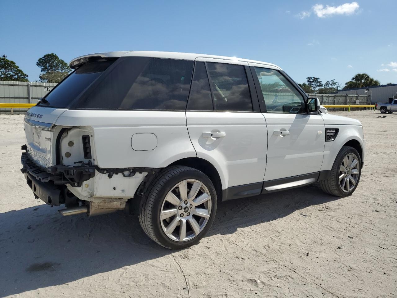 2013 Land Rover Range Rover VIN SALSK2D43DA787868 Copart auction photo, rear end / minor dent/scratches damage thumbnail 3