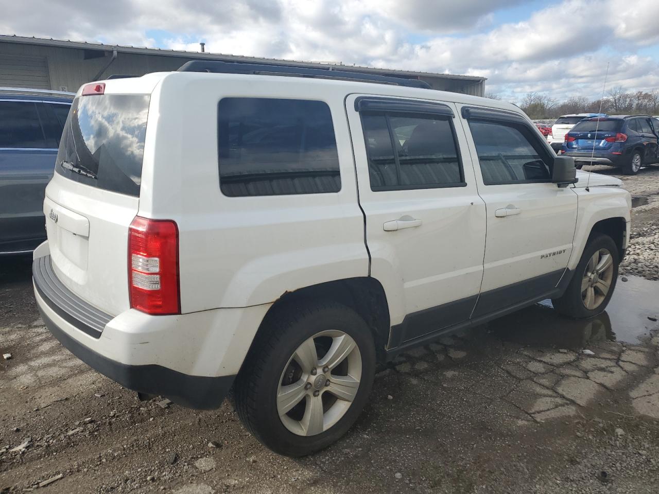 2016 Jeep Liberty (Patriot) VIN 1C4NJRBBXGD566403 Copart auction photo, front end damage thumbnail 3