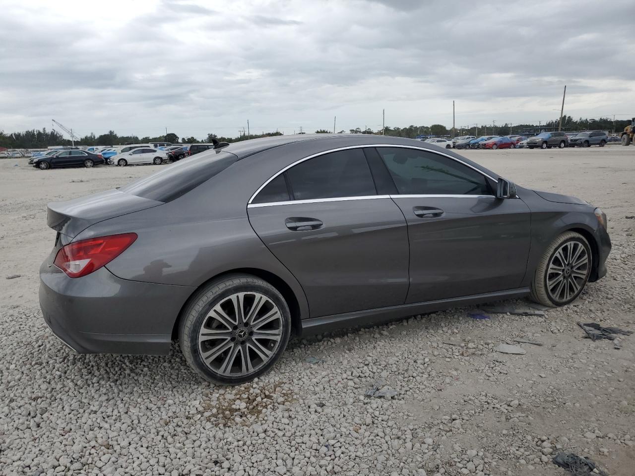 2018 Mercedes-Benz CLA-klasse VIN WDDSJ4EB8JN618913 Copart auction photo, minor dent/scratches damage thumbnail 3
