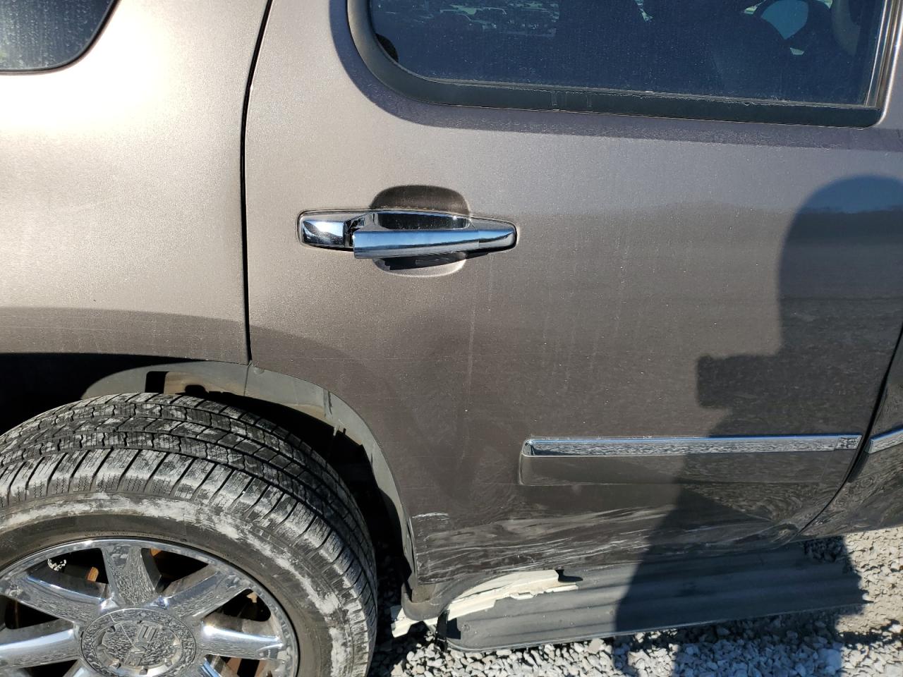 2011 GMC Yukon VIN 1GKS2EEF8BR397389 Copart auction photo, side / front end damage thumbnail 11