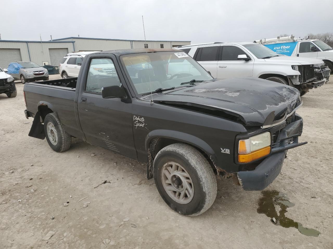 1992 Dodge Dakota VIN 1B7FL26Y6NS559333 Copart auction photo, front end damage thumbnail 4