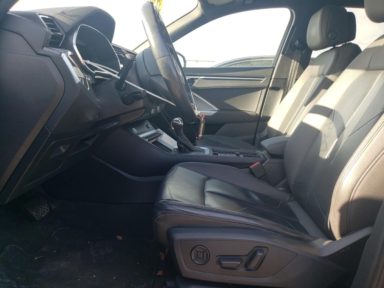 2020 Audi Q3 VIN WA1FECF39L1060222 Copart auction photo, front end / side damage thumbnail 7
