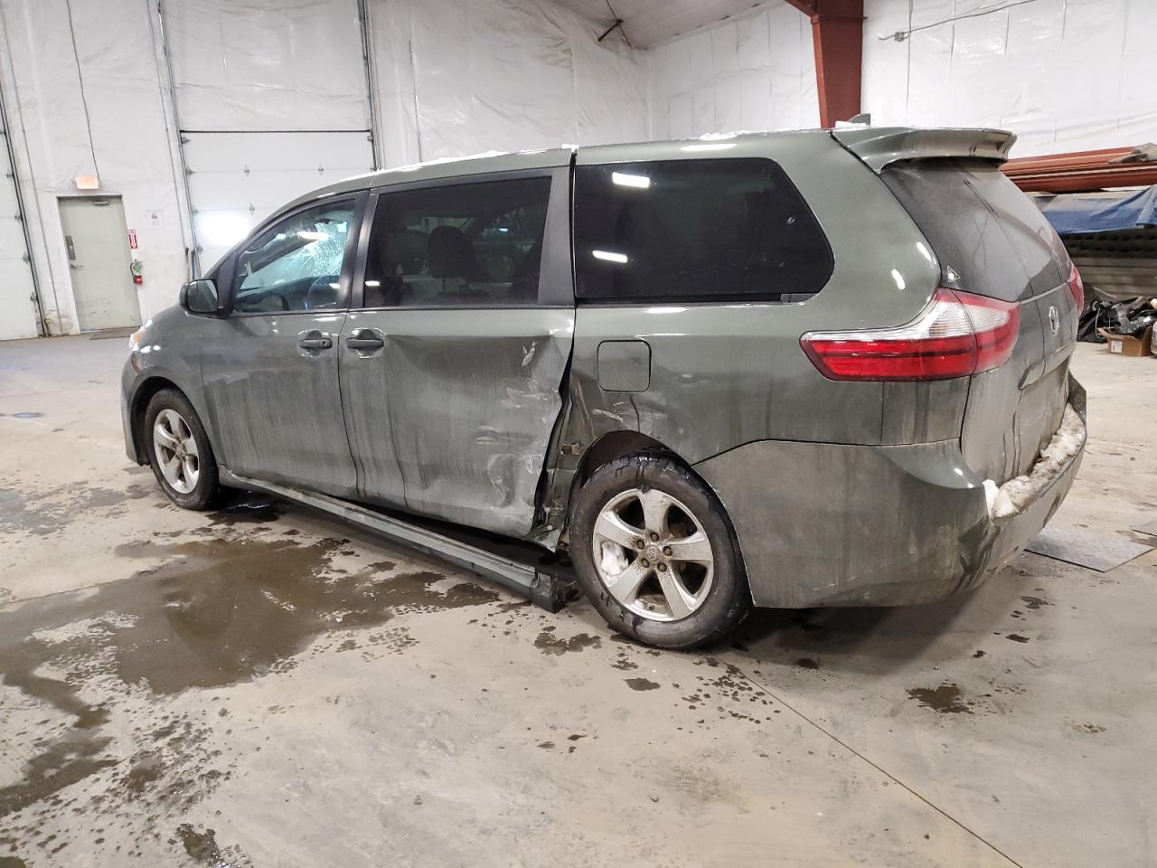 2019 Toyota Sienna VIN 5TDZZ3DC0KS993549 Copart auction photo, rear end / side damage thumbnail 2