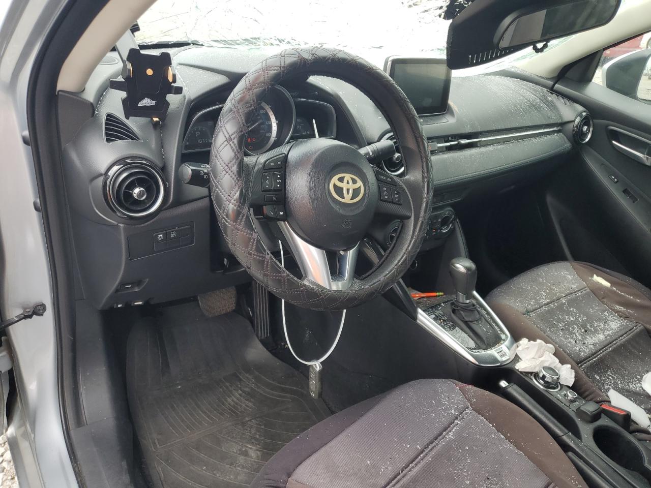 2017 Toyota Yaris VIN 3MYDLBYV1HY175672 Copart auction photo, biohazard/chemical / all over damage thumbnail 8