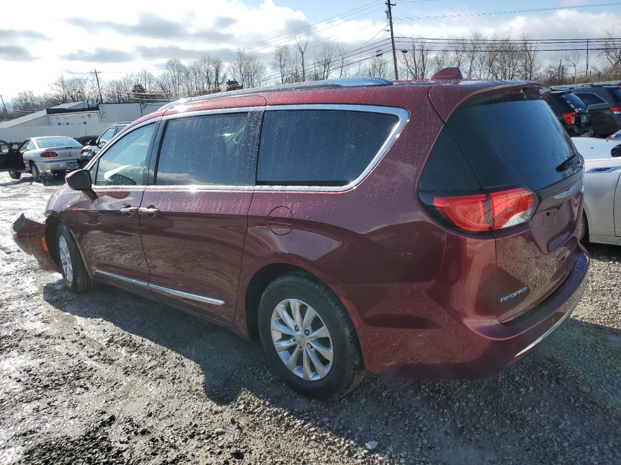 2018 Chrysler Pacifica VIN 2C4RC1BG7JR103101 Copart auction photo, front end damage thumbnail 2