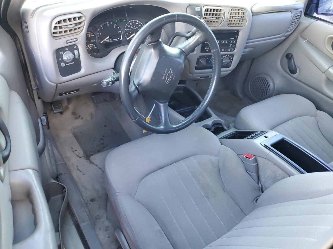 2003 Chevrolet S-10 Pickup VIN 1GCDT19X738265003 Copart auction photo, front end / side damage thumbnail 8