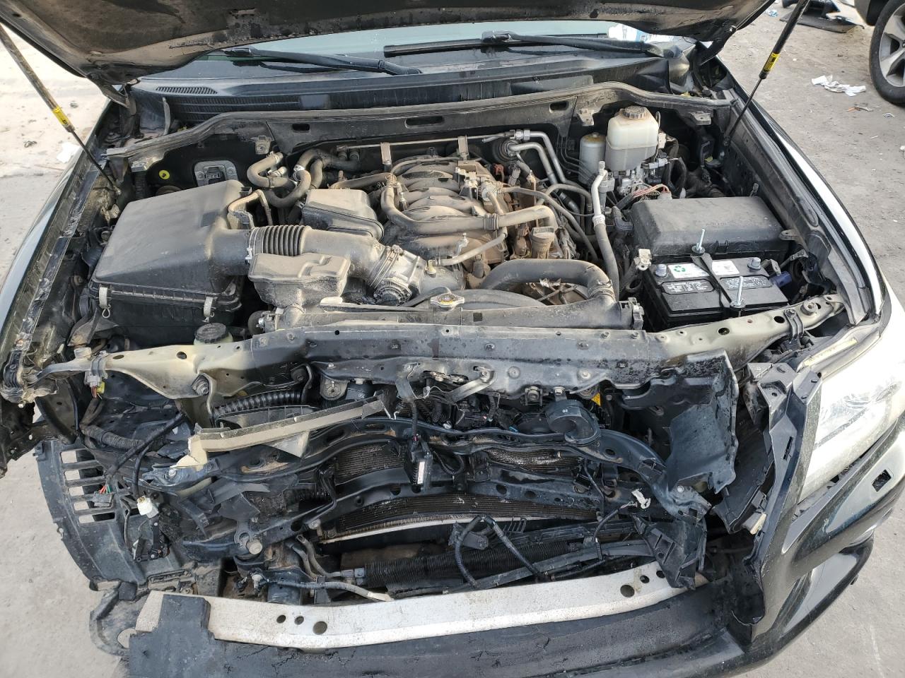 2013 Lexus LX VIN JTJHY7AX2D4130762 Copart auction photo, front end / minor dent/scratches damage thumbnail 12