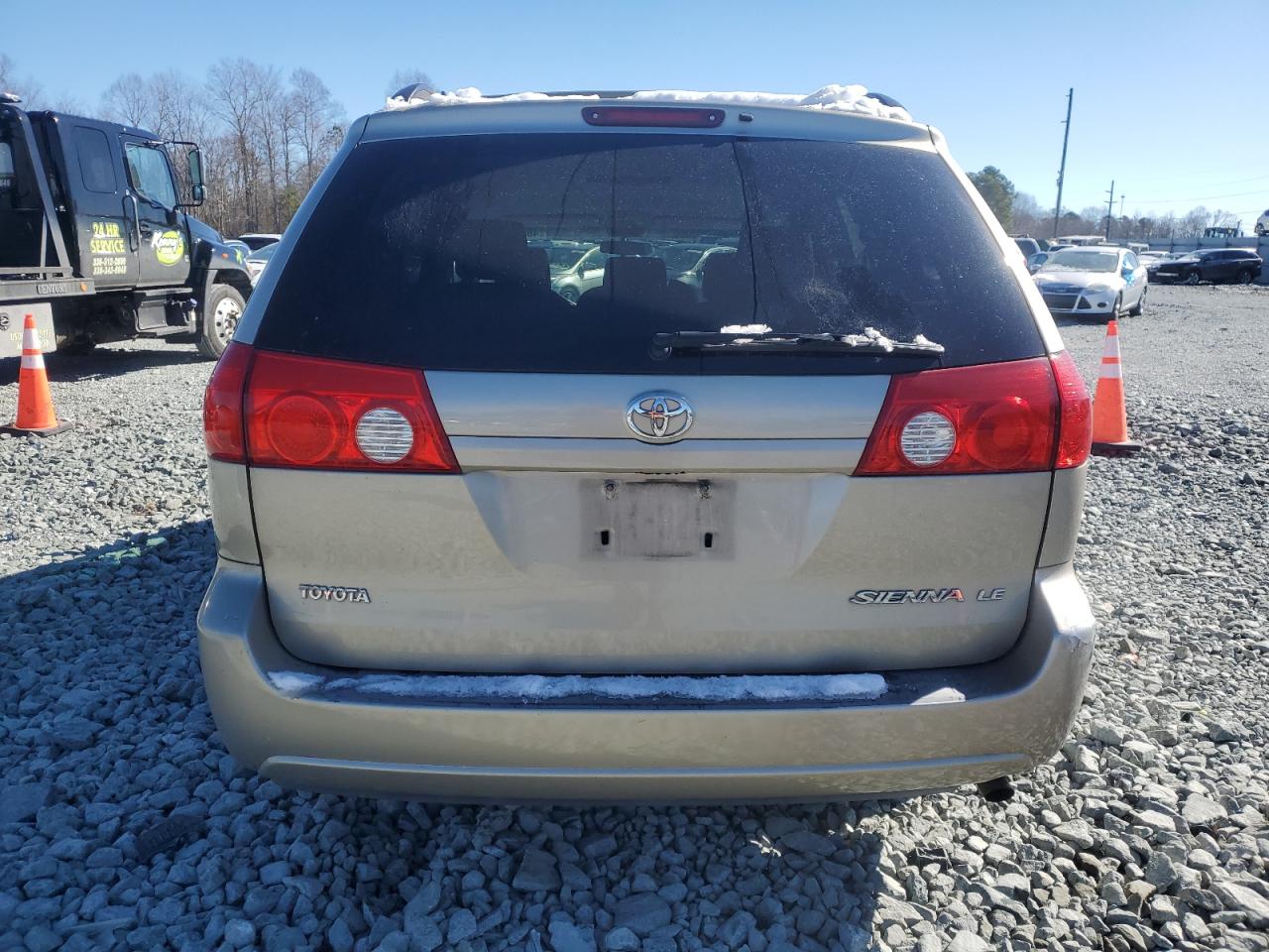 2007 Toyota Sienna VIN 5TDZK23C37S038462 Copart auction photo, front end damage thumbnail 6