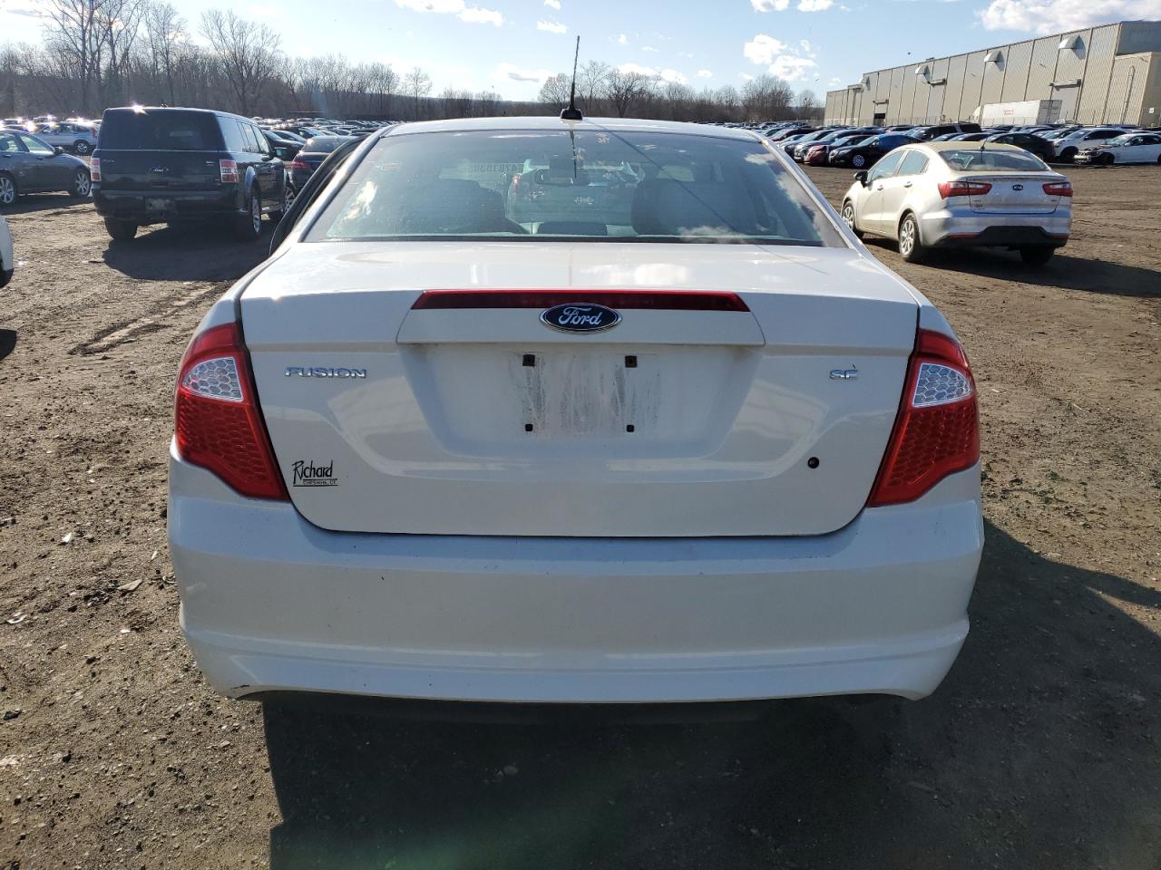 2011 Ford Fusion VIN 3FAHP0HAXBR205393 Copart auction photo, side / front end damage thumbnail 6