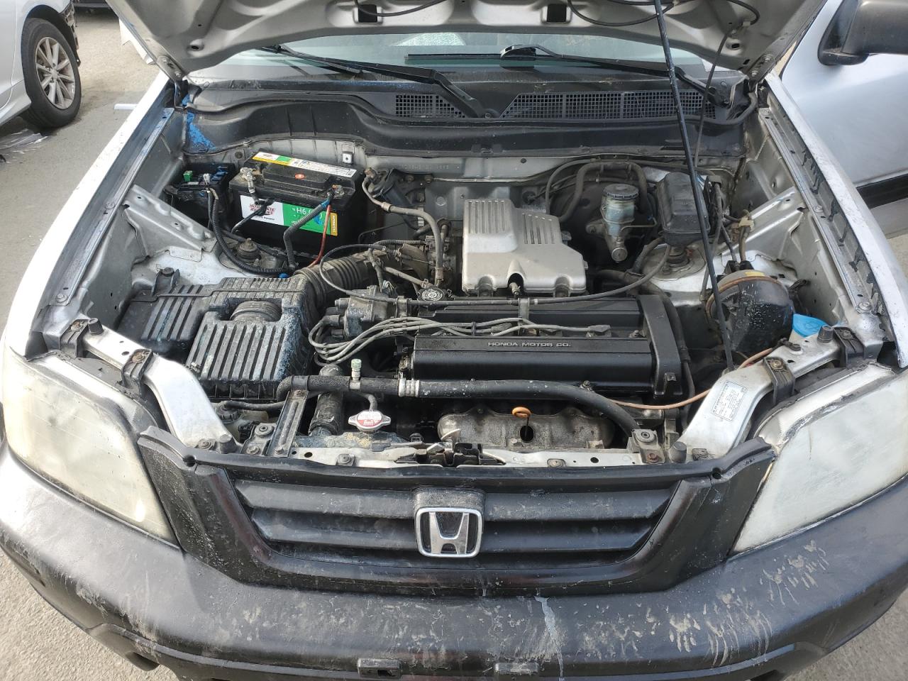 2000 Honda CR-V VIN JHLRD2843YC012526 Copart auction photo, vandalism damage thumbnail 11
