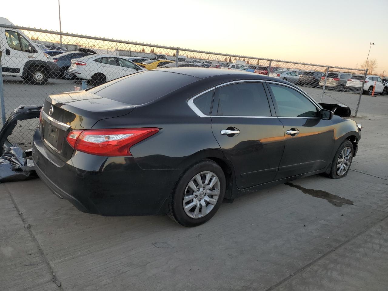 2017 Nissan Altima VIN 1N4AL3AP8HN346424 Copart auction photo, front end damage thumbnail 3