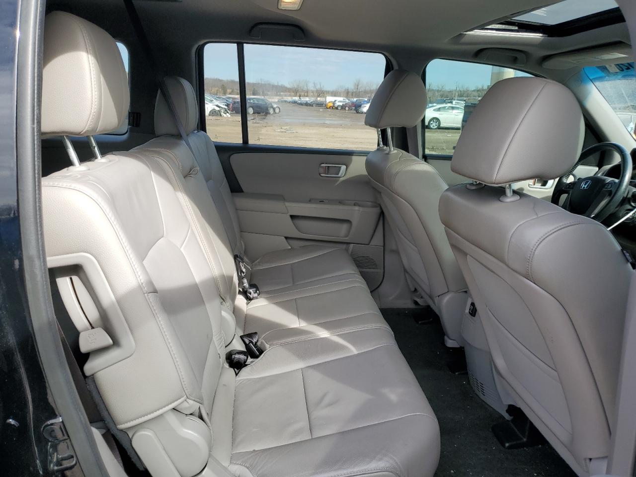 2015 Honda Pilot VIN 5FNYF4H57FB067665 Copart auction photo, rear end damage thumbnail 11