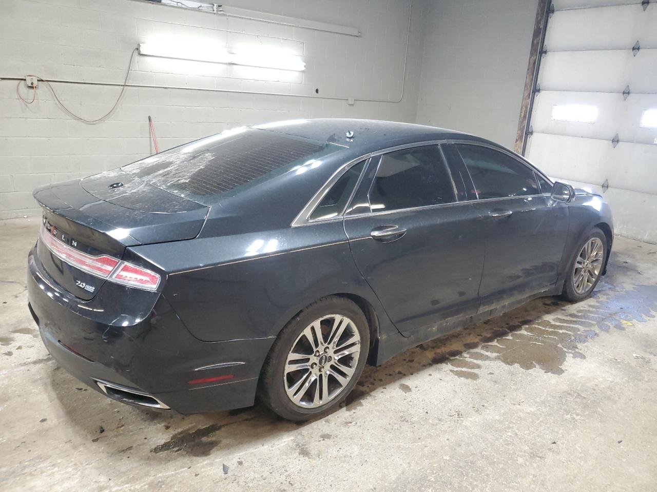 2014 Lincoln MKZ VIN 3LN6L2J98ER827743 Copart auction photo, front end / side damage thumbnail 3