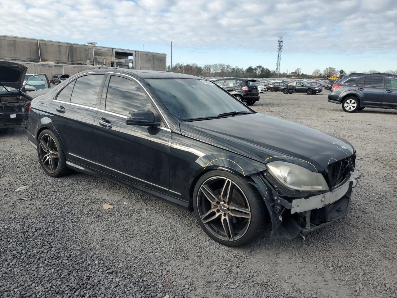 2012 Mercedes-Benz C-klasse VIN WDDGF8BB1CR229142 Copart auction photo, front end / minor dent/scratches damage thumbnail 4