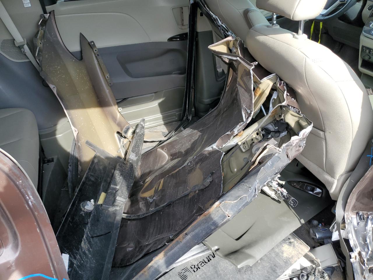 2020 Toyota Sienna VIN 5TDYZ3DC2LS045473 Copart auction photo, side / front end damage thumbnail 13