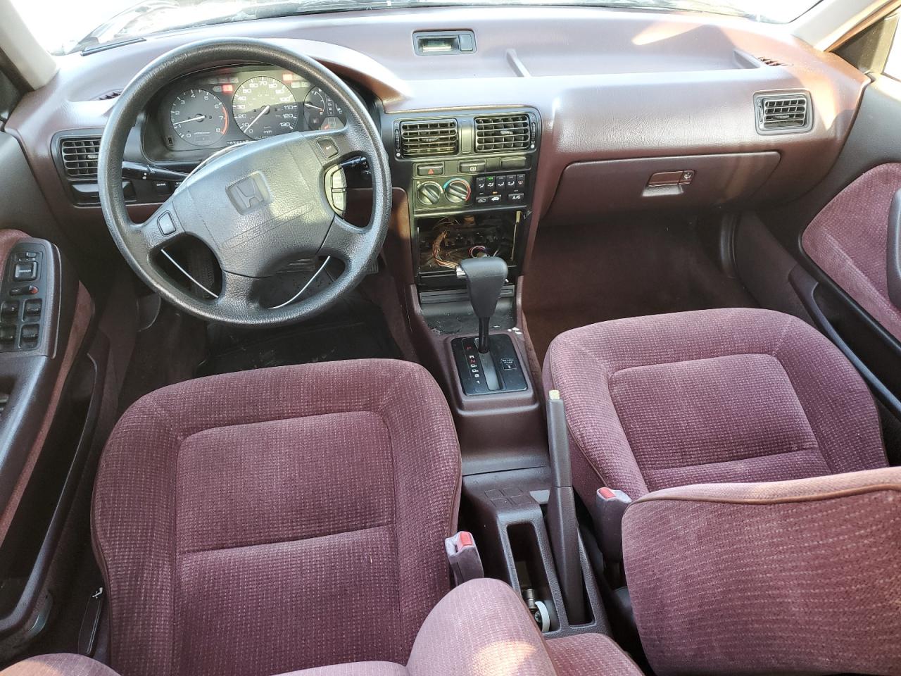 1993 Honda Accord VIN JHMCB7670PC054233 Copart auction photo, vandalism damage thumbnail 8